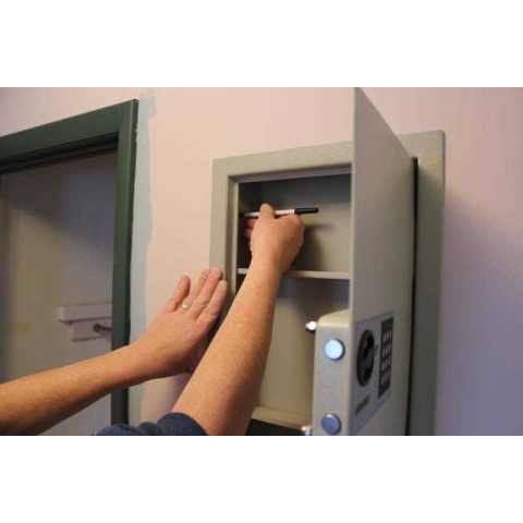 Trumpi patarimai, kuriuos verta žinoti renkantis, montuojant ir naudojant seifą