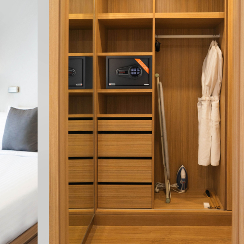 Brihard HOTEL LENTYNA E